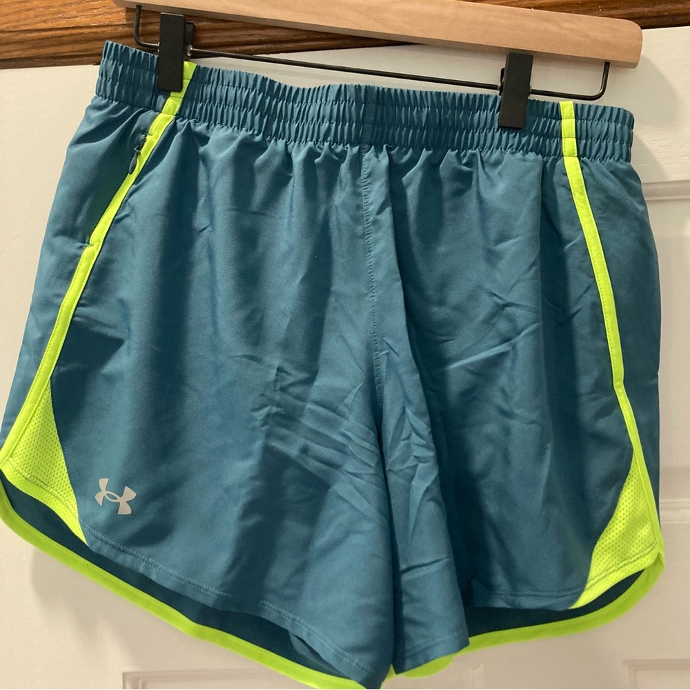 Under Armour mileage 5” shorts S NWT